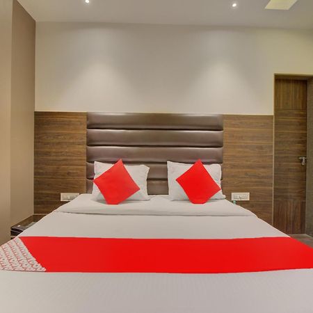 Oyo 35844 Hotel Lotus Residency Sangli Екстер'єр фото