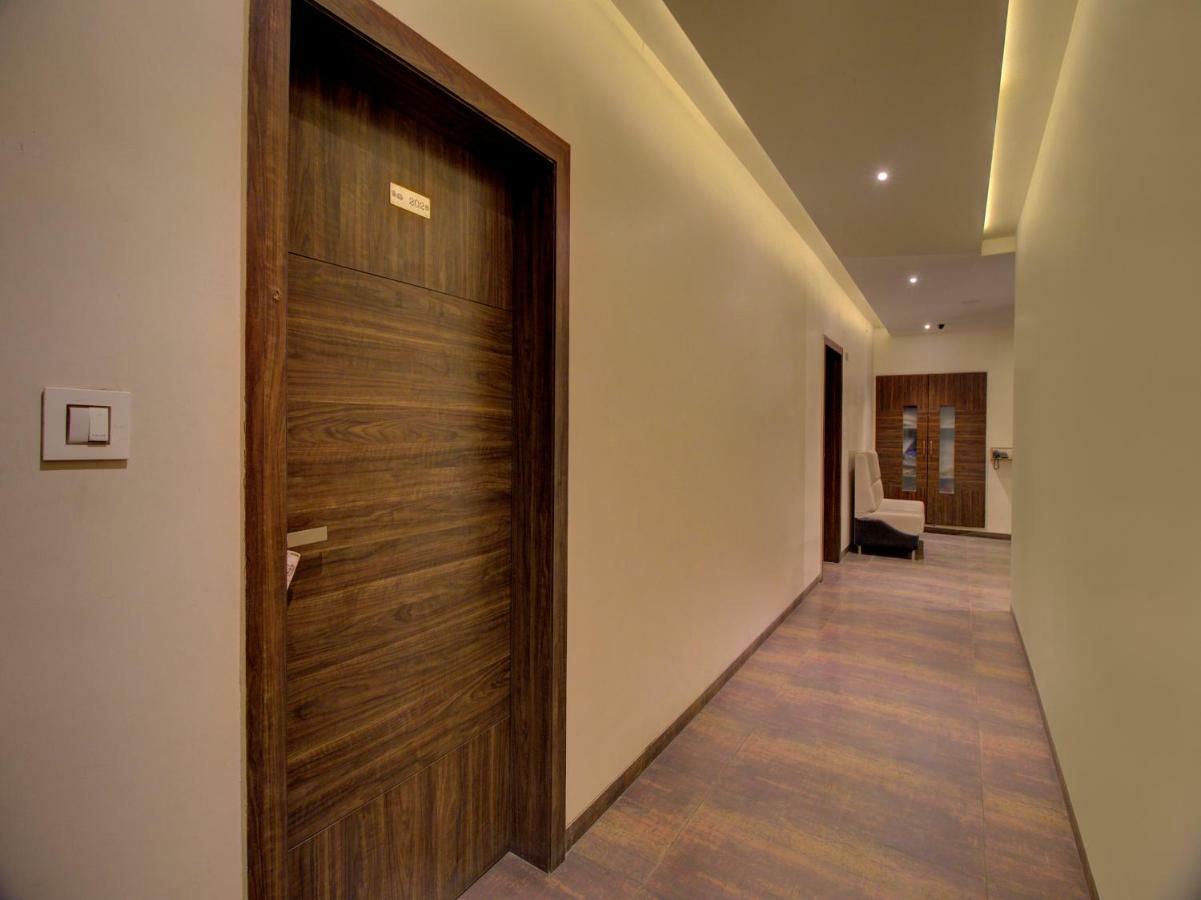 Oyo 35844 Hotel Lotus Residency Sangli Екстер'єр фото