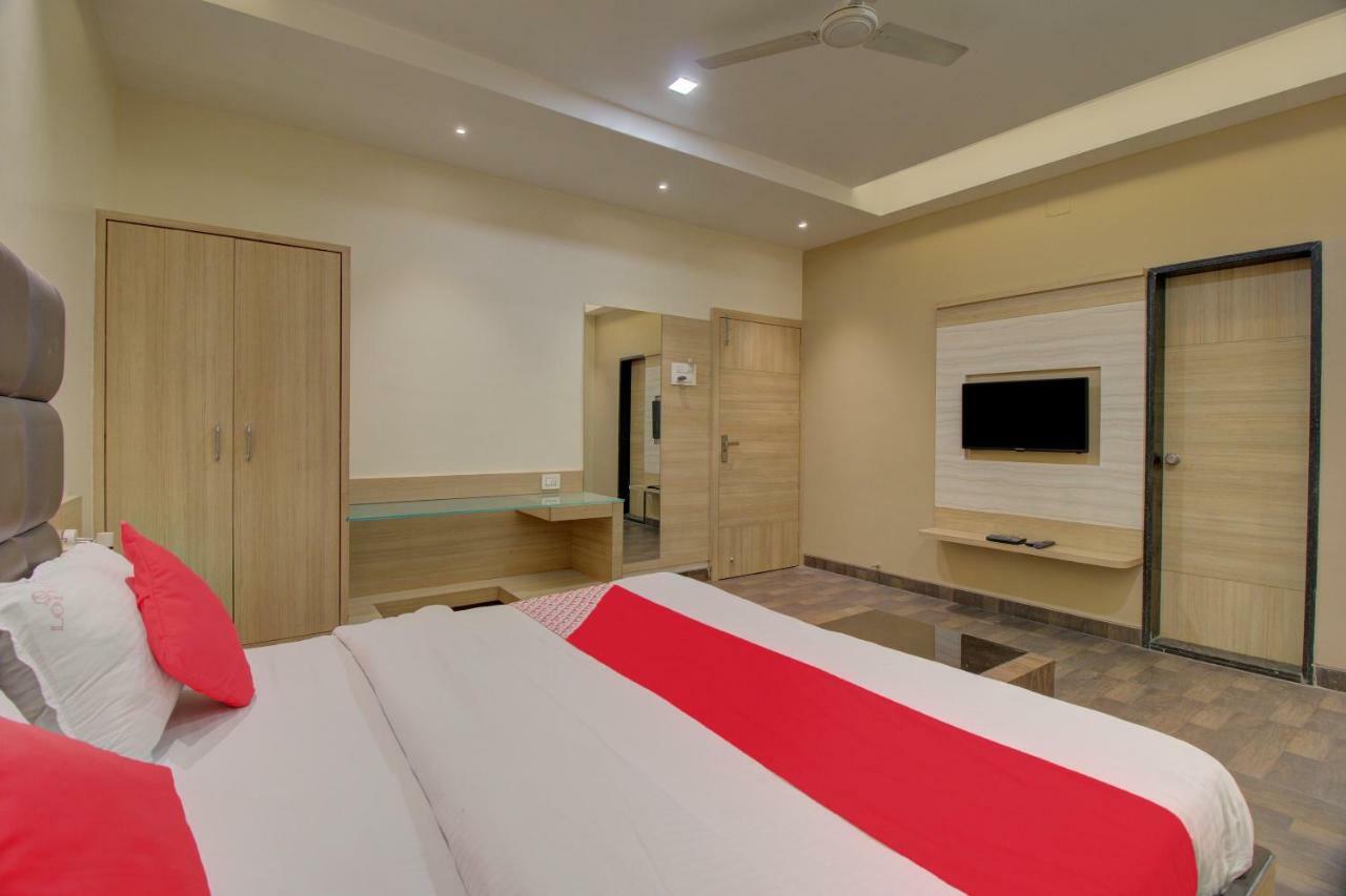 Oyo 35844 Hotel Lotus Residency Sangli Екстер'єр фото